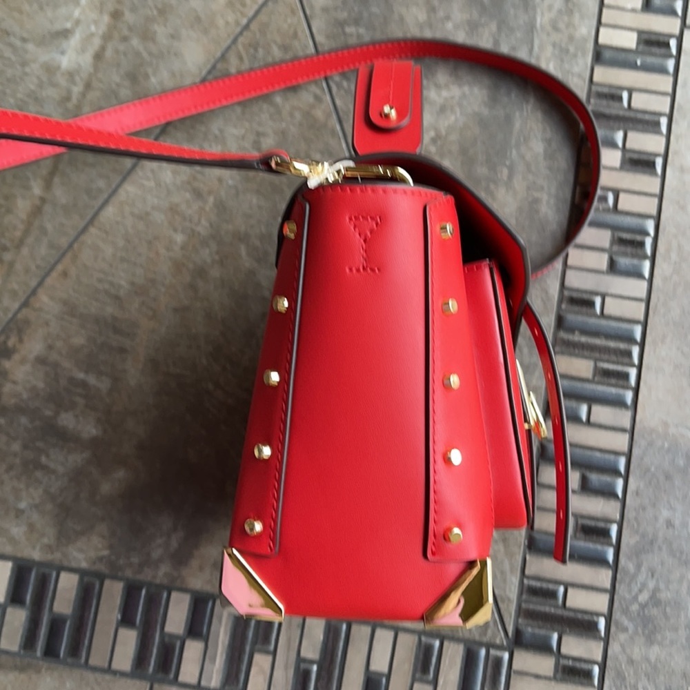 Michael Kors Manhattan Medium School Satchel - Picture 3 of 16